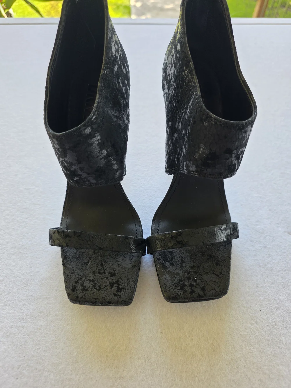 Mobwife DKNY Black Square Open-Toe Sculpted Block Heel Sandals